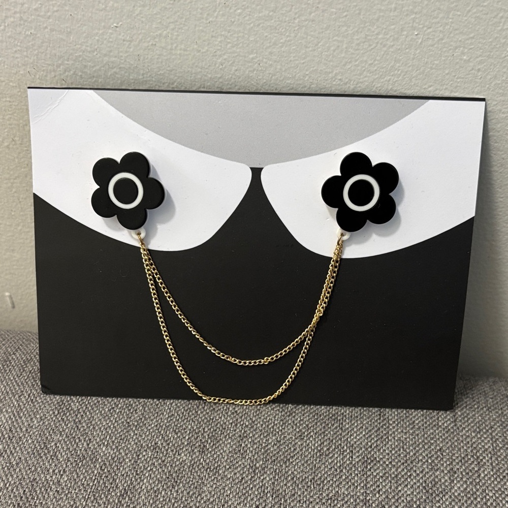 Mary Quant V&A Flower Enamel Collar Pins